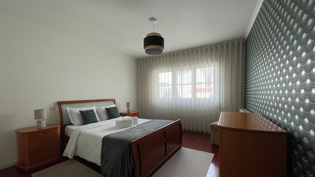 1 habitación, tabla de planchar con plancha y acceso a internet 