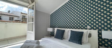 1 bedroom, iron/ironing board, internet, bed sheets