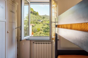 Interior - Two-story detached cottage in Marina del Cantone area (Massa Lubrense)