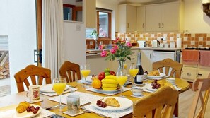 Dining - Woolacombe Quarryside - only 5 minutes away from Combesgate Beach (Woolacombe)