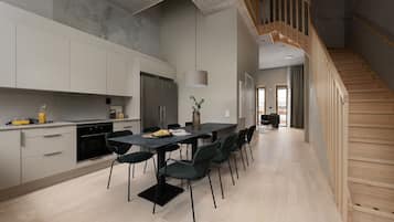 Apartment, 3 Bedrooms | Private kitchen | Full-sized fridge, oven, stovetop, dishwasher