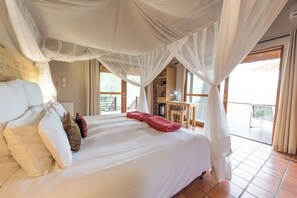 Deluxe Double or Twin Room, Garden View | Desk, laptop workspace, free WiFi, bed sheets - Toro Yaka Bush Lodge (Hoedspruit)