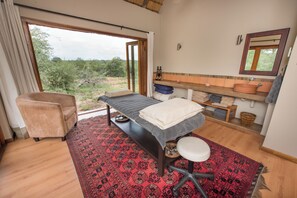 Body treatments, aromatherapy, hot stone massages, deep-tissue massages - Toro Yaka Bush Lodge (Hoedspruit)