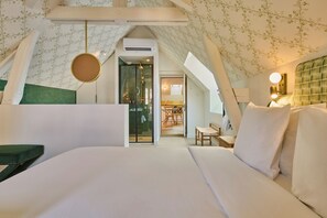 Con stile personalizzato, con arredamento individuale, tende oscuranti