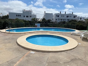حمام سباحة