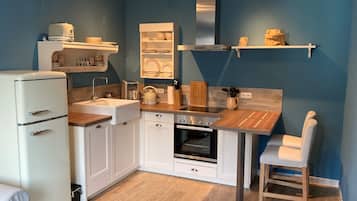 Kühlschrank, Ofen, Herdplatte, Geschirrspüler