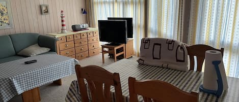 TV