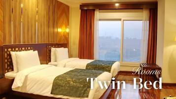 Junior Studio Suite | Premium bedding, minibar, in-room safe, laptop workspace