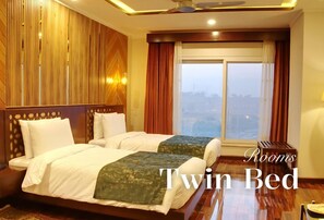 Junior Studio Suite | Premium bedding, minibar, in-room safe, laptop workspace - Hotel Tourmaline (Peshawar)