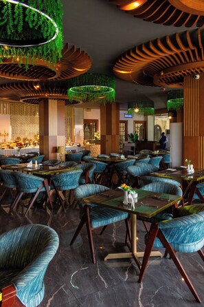 Restaurant - Hotel Tourmaline (Peshawar)