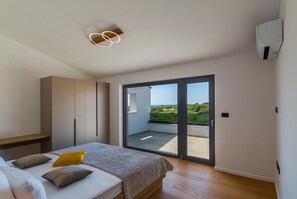 3 soverom, strykejern/-brett, wi-fi og sengetøy