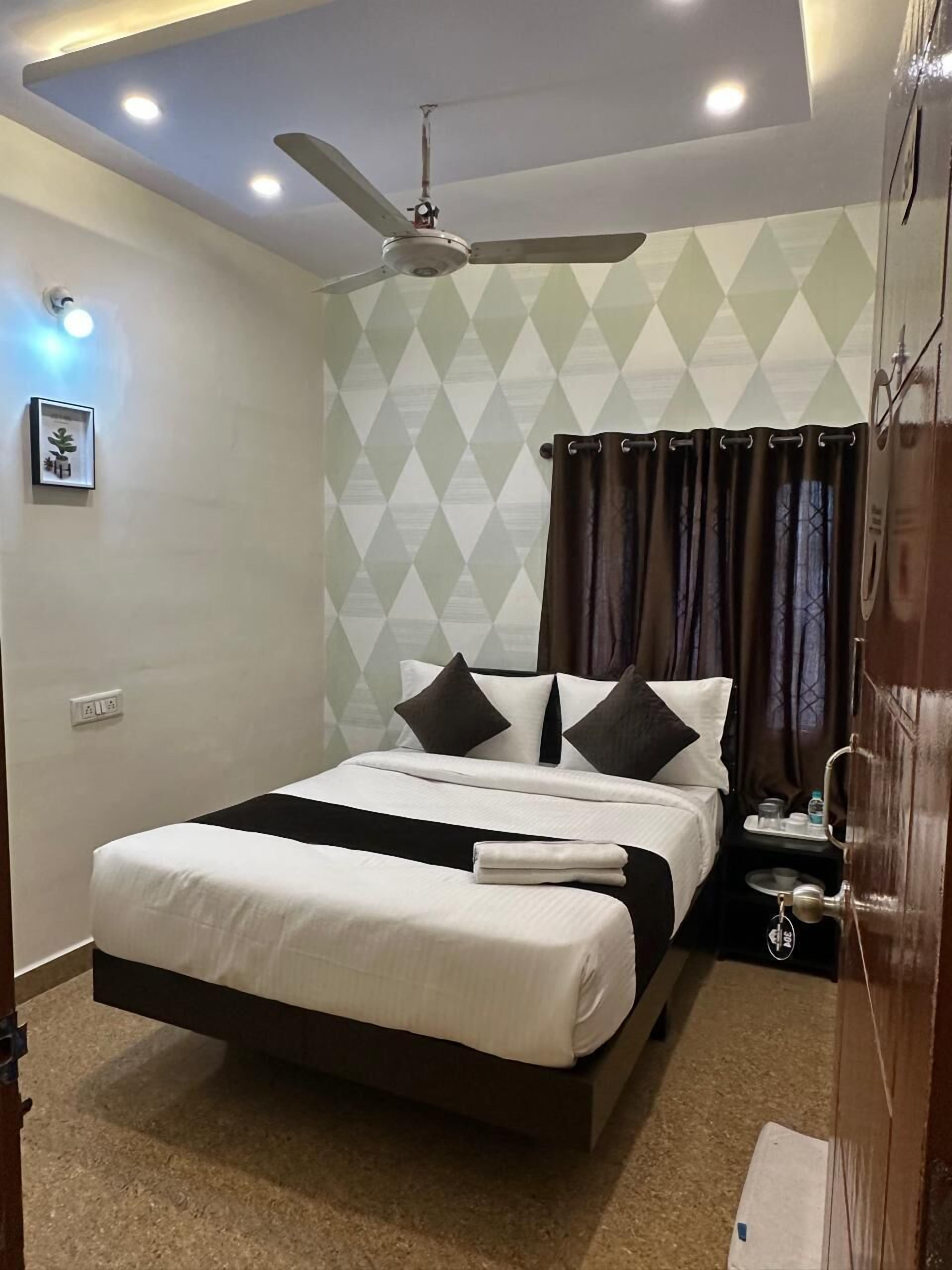 Egyptian cotton sheets, premium bedding, memory-foam beds