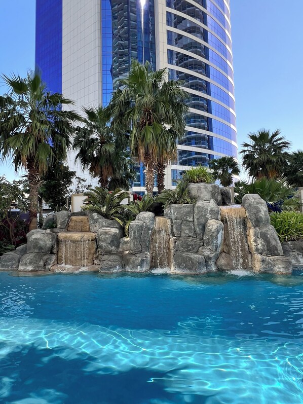 2 piscinas al aire libre