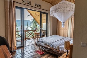 Deluxe Double Room, Balcony, Lake View | Room amenity - My Hill Eco-Lodge  (Gashaki)