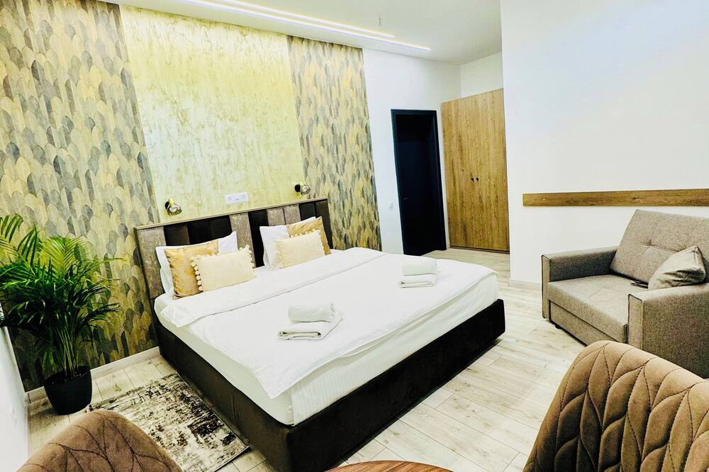 AMEL ROOMS