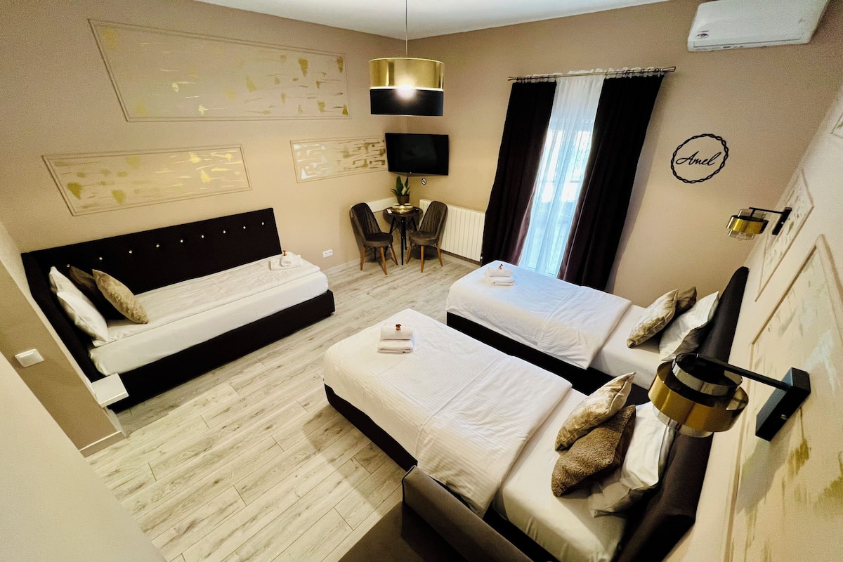 Quadruple Room | Desk, iron/ironing board, cribs/infant beds, free WiFi