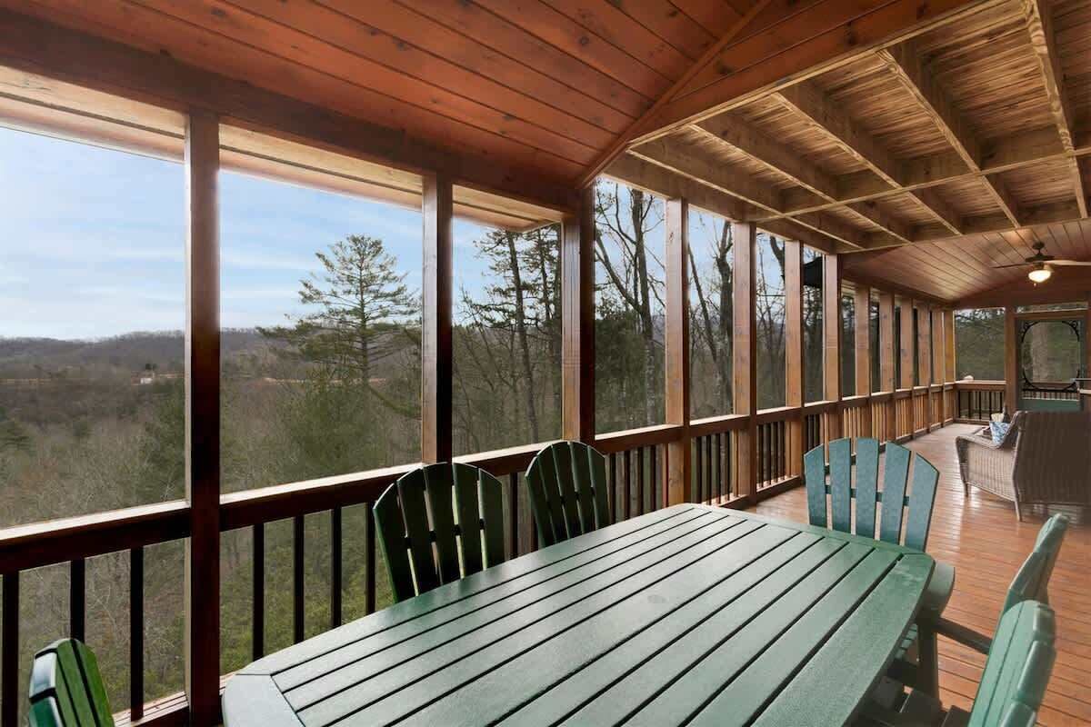 屋外ダイニングエリア