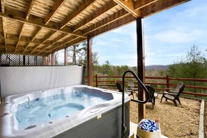 Outdoor spa tub - Mountain View Getaway - Relax w/ Hot Tub, Fire Pit (Blue Ridge)