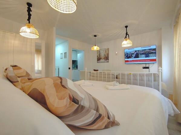 1 soverom, strykejern/-brett, wi-fi (inkludert) og sengetøy