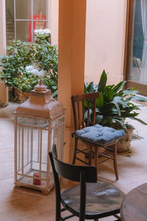 Terrace/patio - LOGGIA a PALAZZO, suite molto grande, centro storico, 7 km dal mare (FERMO)