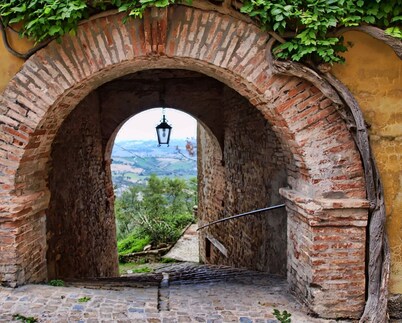 LOGGIA a PALAZZO, suite molto grande, centro storico, 7 km dal mare