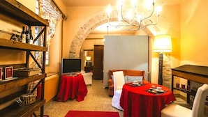 Dining - In the city center, 7 km from the sea (Fermo)