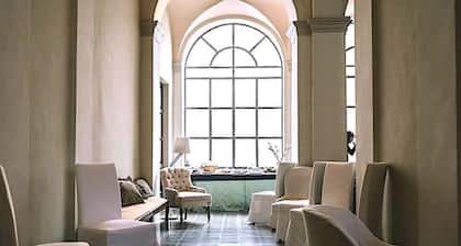 PALAZZO to live in, historic center, gardens terraces, 7 km from the sea