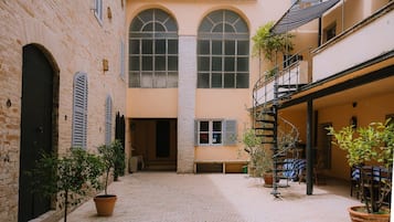 Esterni
