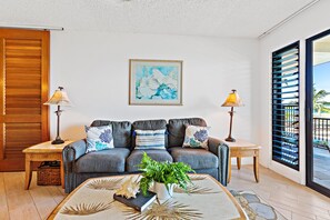 TV - Boutique Resort gem, spacious 1bd condo (Lahaina)