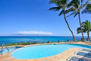 A heated pool - Boutique Resort gem, spacious 1bd condo (Lahaina)