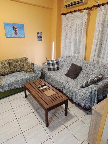 Cozy 1-bedroom apartment with WiFi, AC in lovely Mitilini