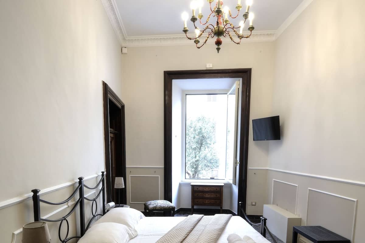 Deluxe Double or Twin Room | Desk, iron/ironing board, free WiFi