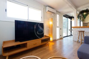 TV