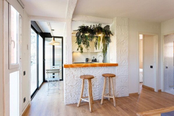 Interior - Comfortable apartment near Park Guell (Barcelona)