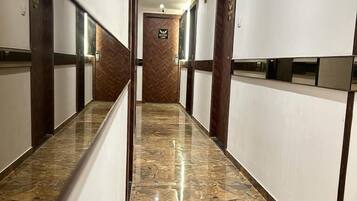 Quarto casal ou duplo luxo | Escrivaninha, espaço de trabalho para notebook, Wi-Fi de cortesia