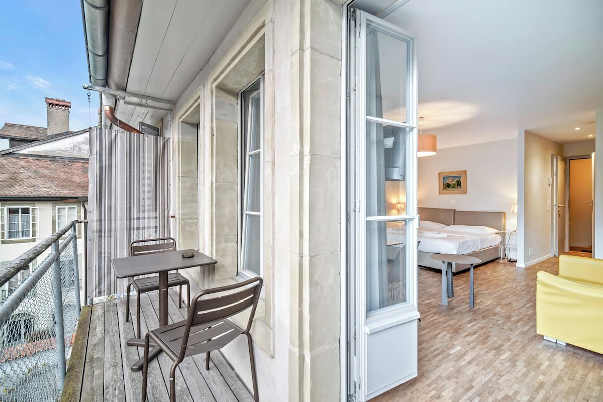 Duplex | 1 bedroom, desk, soundproofing, iron/ironing board