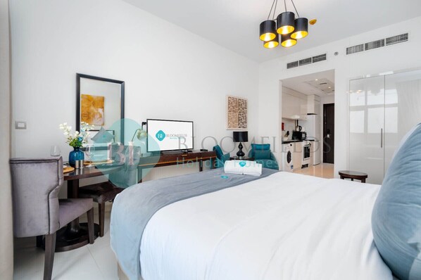 In-room safe, iron/ironing board, free WiFi, bed sheets - Bloomfields Stylish STU in Damac Ghalia (Dubai)