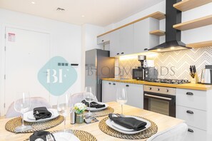Fridge, microwave, oven, coffee/tea maker