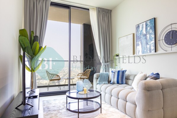 TV - Bloomfields Royal 2Br Binghatti Onyx (Dubai)