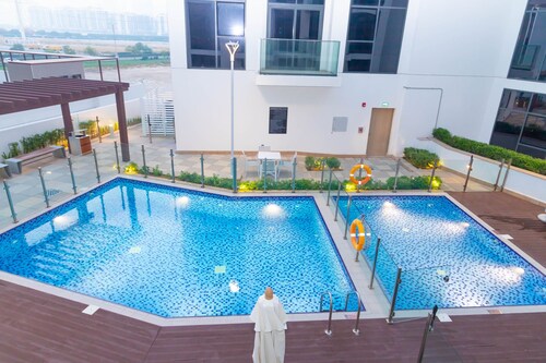 404-Bloomfields Modern 2BR Azizi Gardens