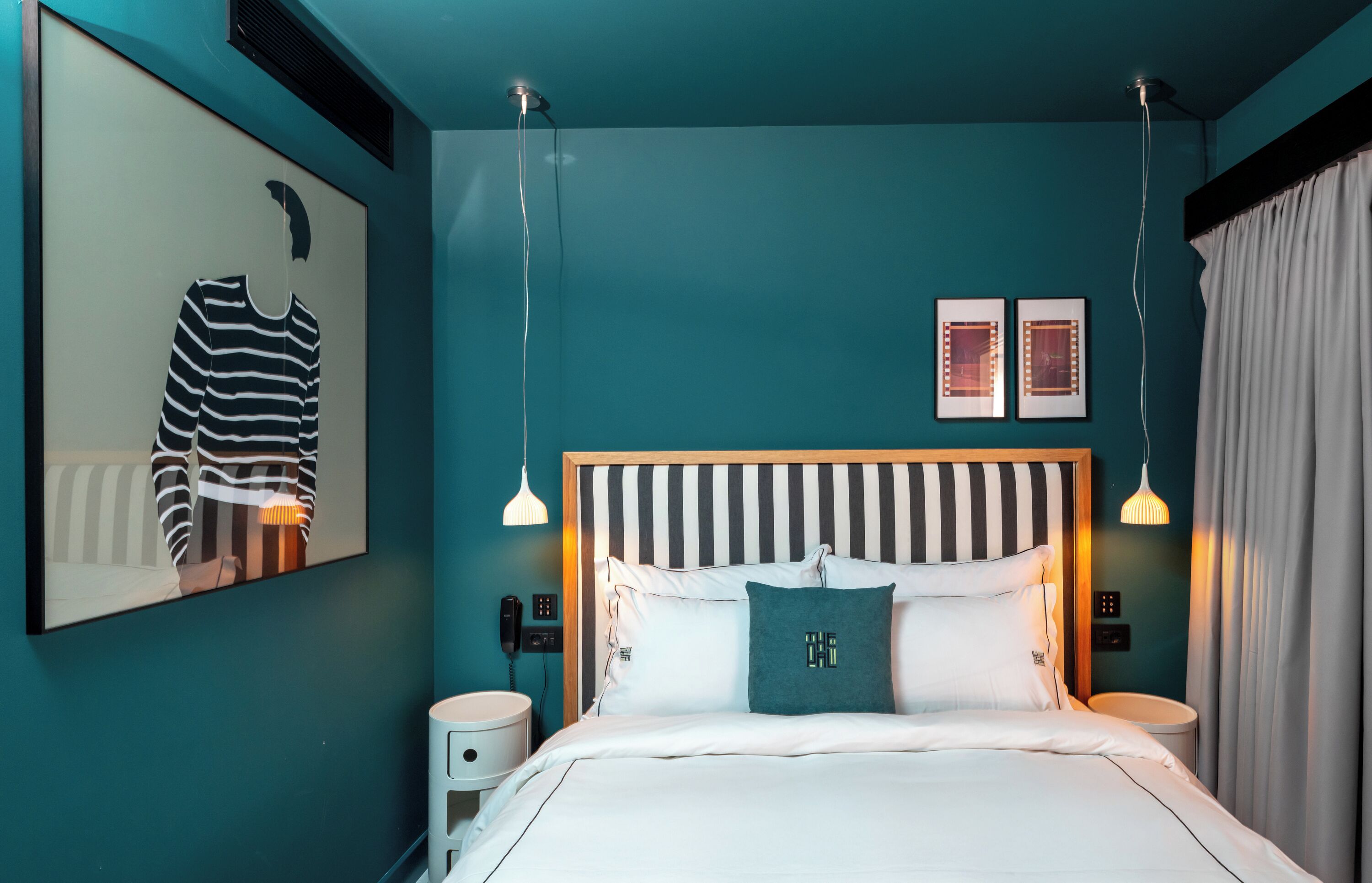 UpBeat Deluxe Escape | In-room safe, desk, laptop workspace, blackout drapes