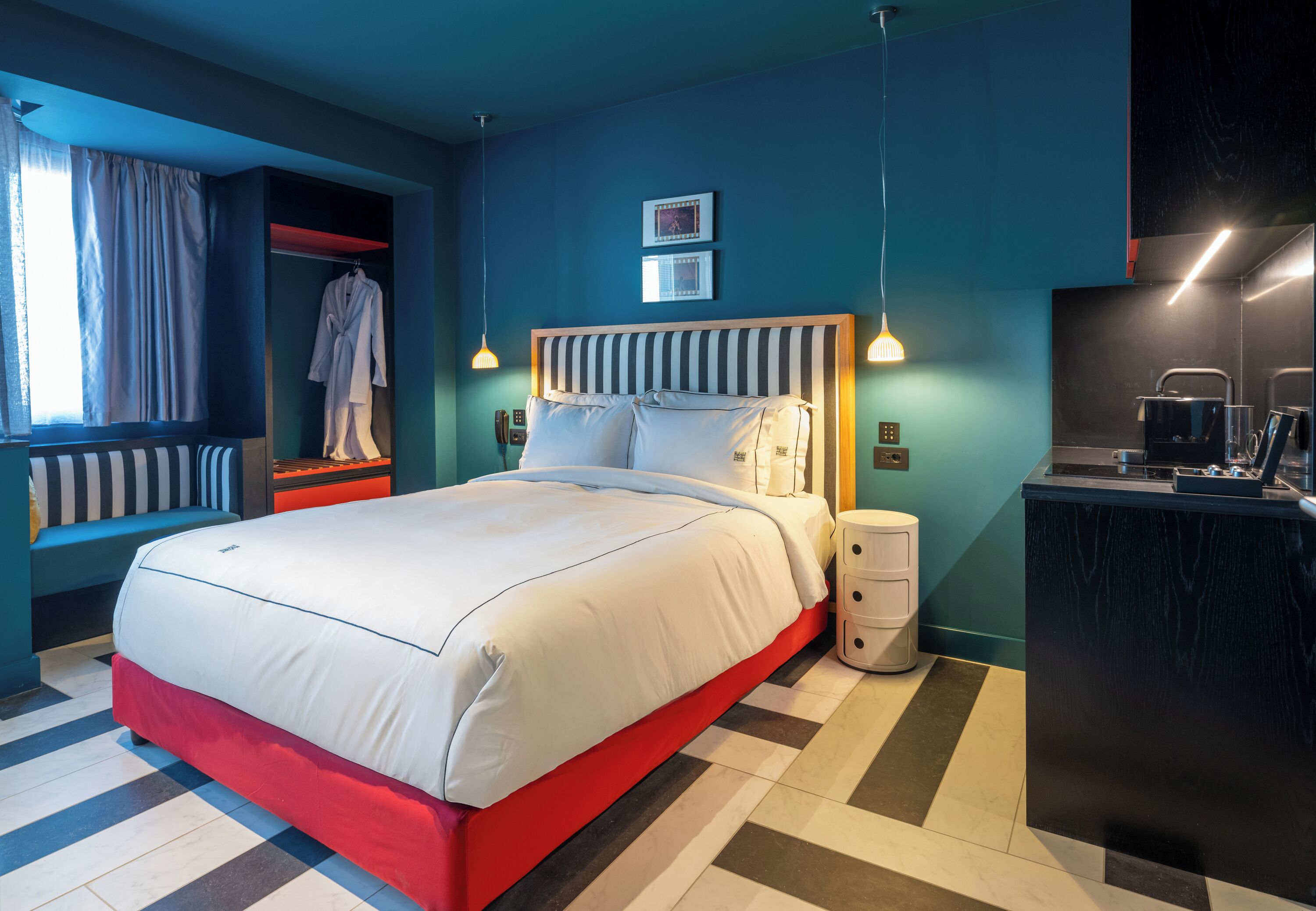 Coffres-forts dans les chambres, bureau