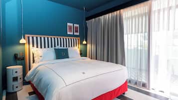 UpBeat Deluxe Escape | Safe på rommet, skrivebord og skrivebord for bærbar PC