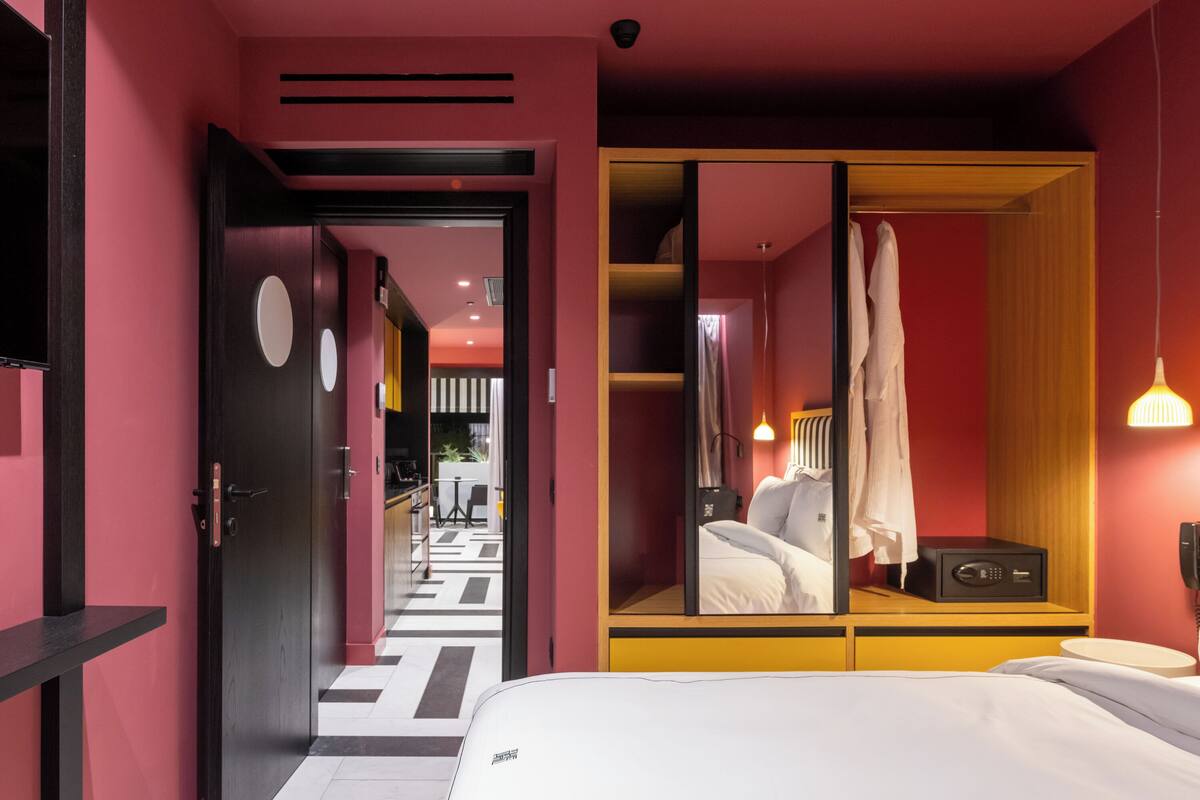 The Pal Suite | 1 bedroom, in-room safe, desk, laptop workspace