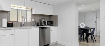 Cozy Basement suite Near UBC, Kits, and DT