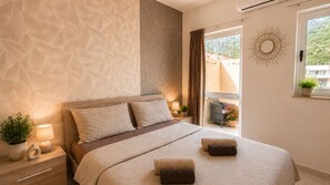2 bedrooms, desk, laptop workspace, iron/ironing board - Arzella Apartments (Munxar)