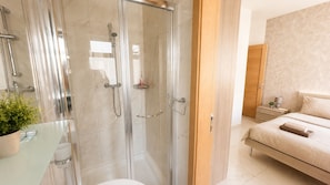 Premium Apartment, Valley View | Bathroom - Arzella Apartments (Munxar)