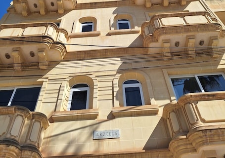 Fachada de la propiedad