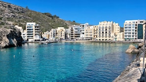 Beach nearby, 5 beach bars - Arzella Apartments (Munxar)