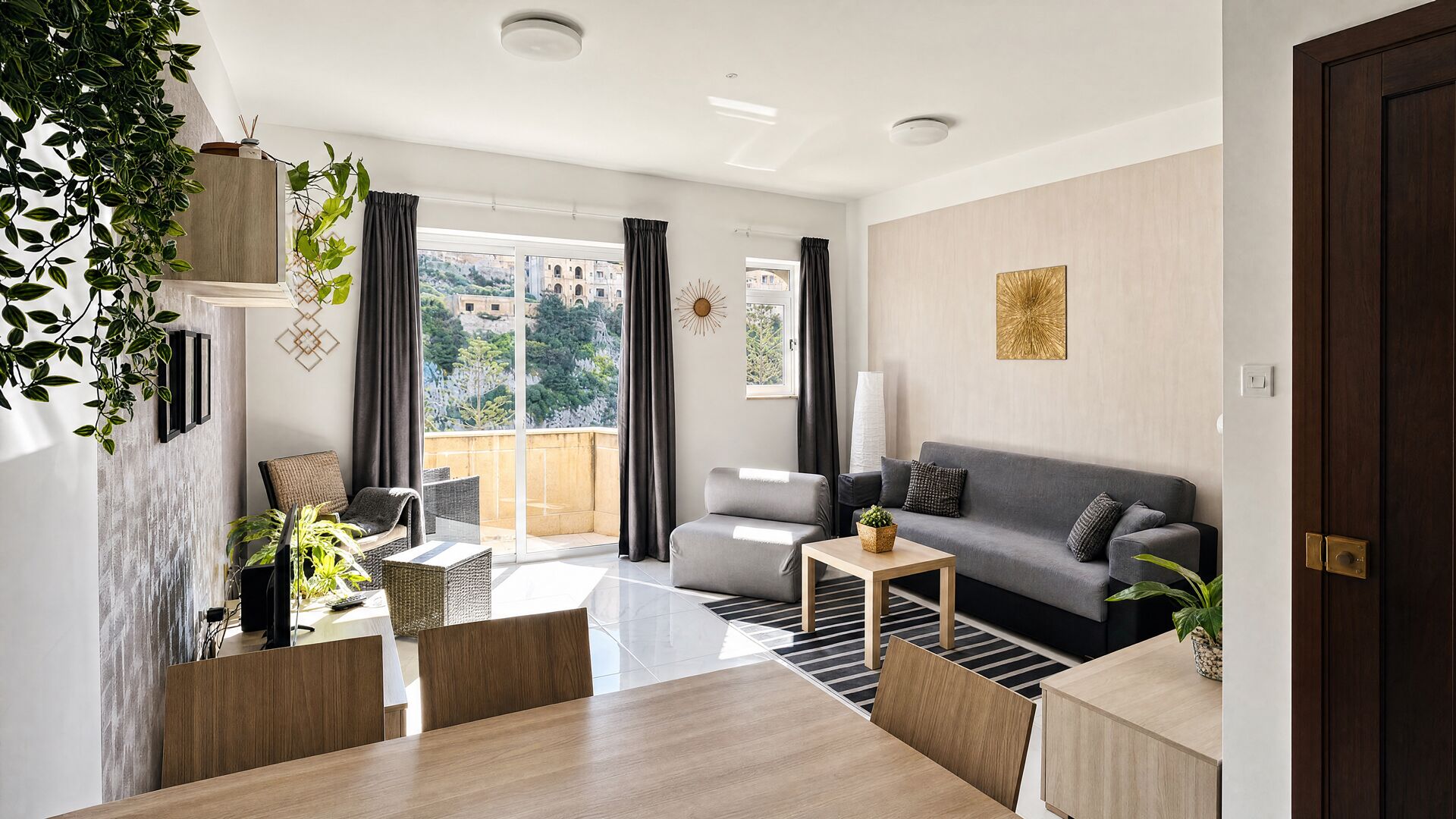 Appartement Deluxe, vue vallée | Coin séjour | Télévision